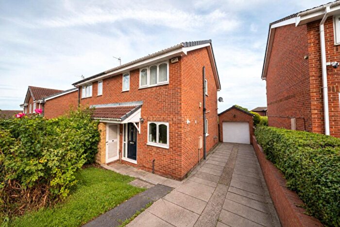 3 Bedroom Semi Detached House For Sale In Hardwick Court, Gateshead, NE8