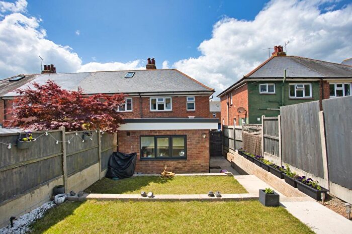 2 Bedroom End Of Terrace House For Sale In Dallas Brett Crescent, Folkestone, CT19