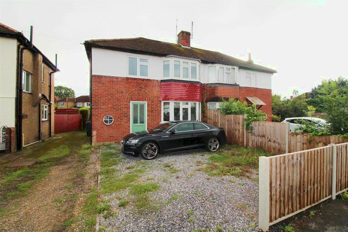 3 Bedroom Semi-Detached House To Rent In Chiltern Road, Caversham, Reading, RG4