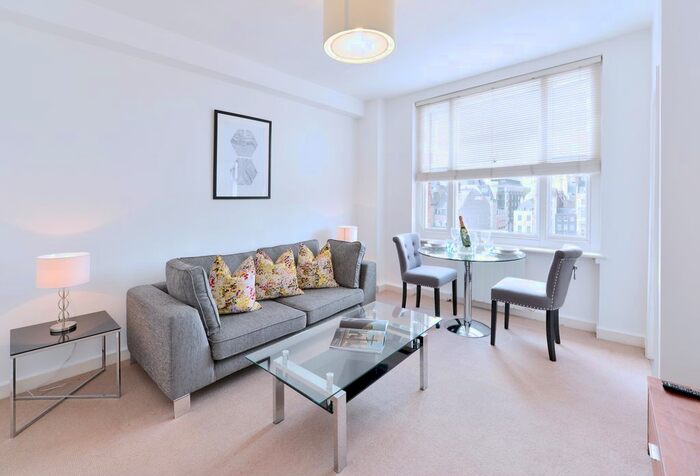 1 Bedroom Flat To Rent In Hill Street, Mayfair, London, W1J