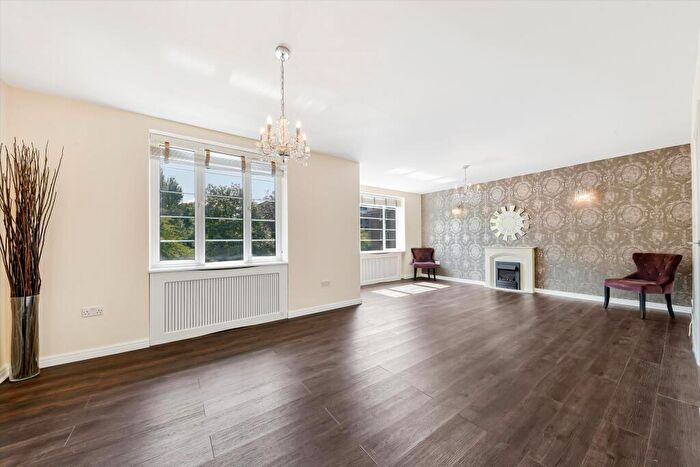 3 Bedroom House To Rent In Finchley Road, Hampstead, NW3