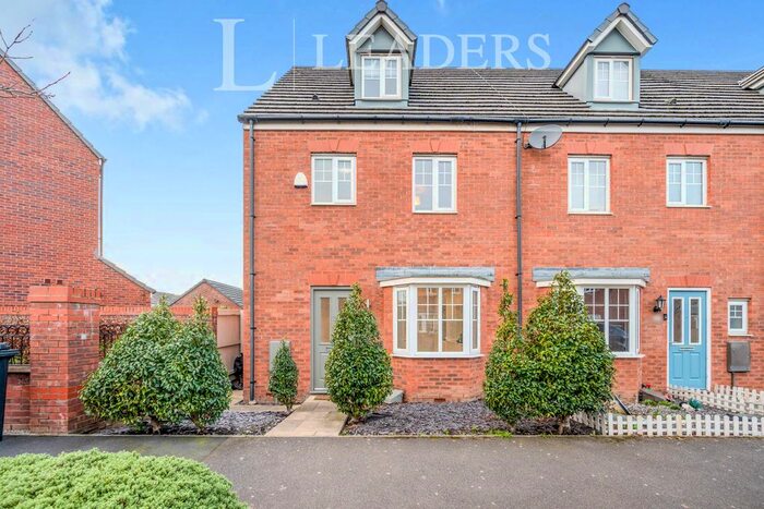 4 Bedroom Town House To Rent In Bretton Avenue, Warrington, WA1