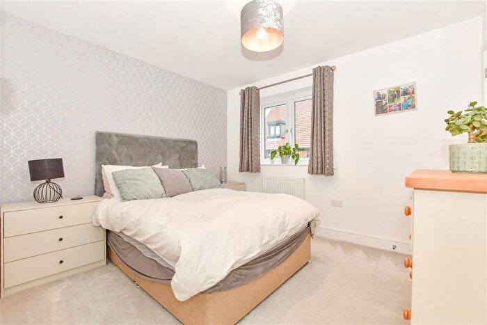 3 Bedroom End Of Terrace House For Sale In Albertine Road, Langley, Maidstone, Kent, ME17