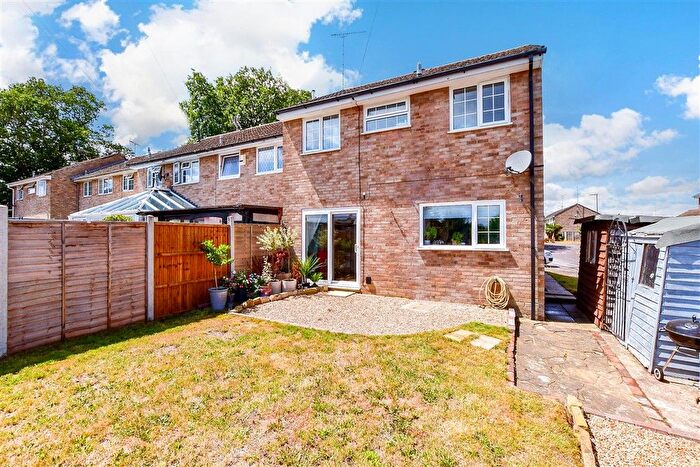 4 Bedroom End Terrace House For Sale In Farnhurst Road, Barnham, West Sussex, PO22