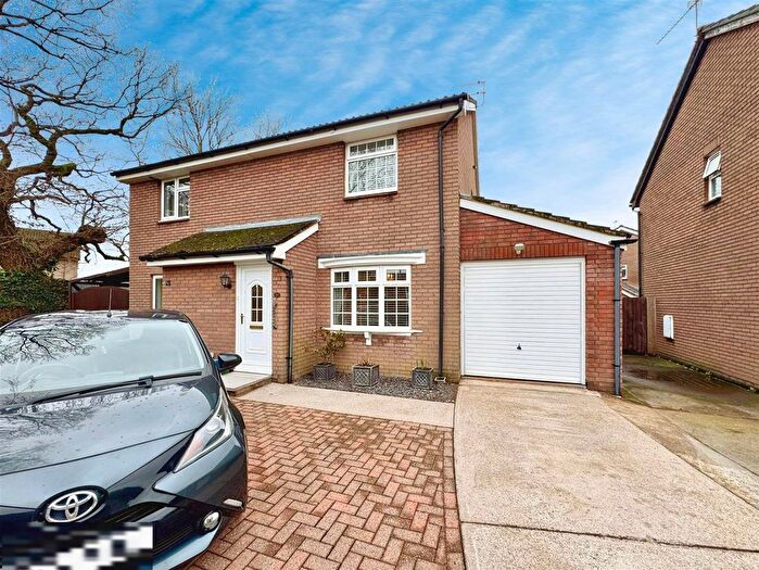 3 Bedroom Semi Detached House For Sale In Oak Close, Undy, Caldicot, NP26