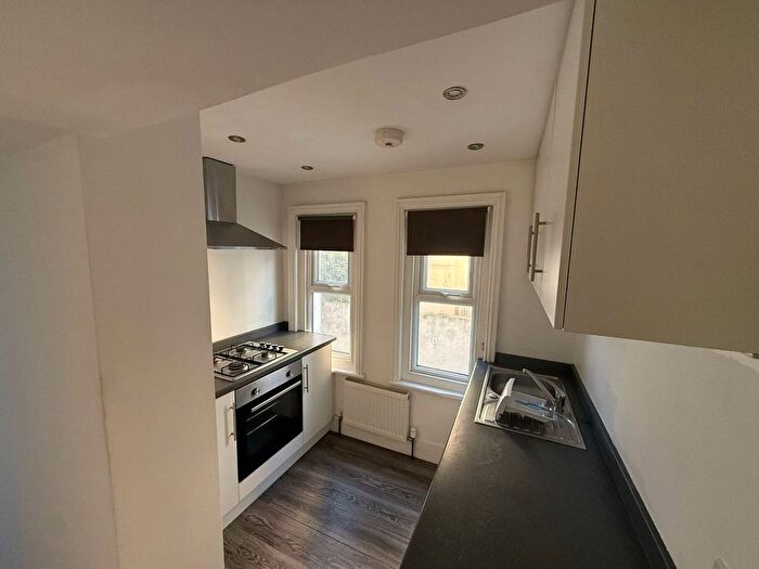 2 Bedroom Flat To Rent In Gensing Road, St. Leonards-On-Sea, TN38