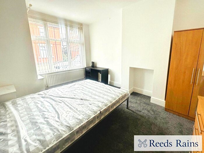 4 Bedroom Terraced House To Rent In Romney Street, Salford, M6