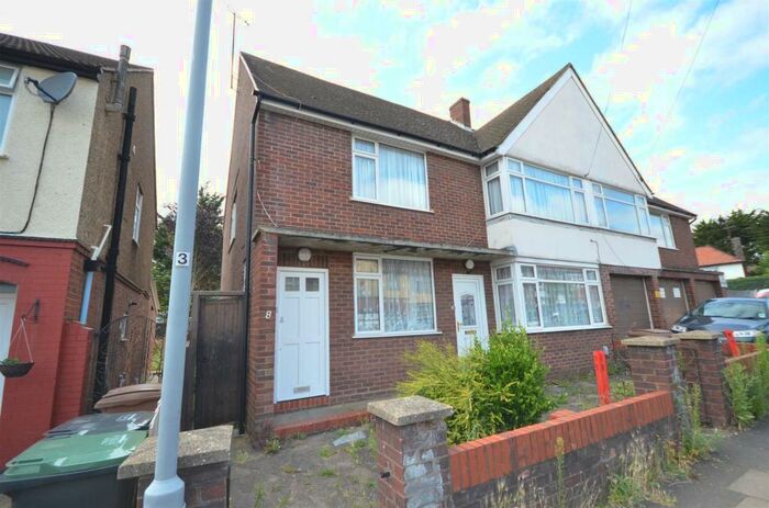 2 Bedroom Apartment To Rent In Thornhill Road, Luton, LU4