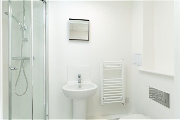 8 Bedroom Flat To Rent In St Martins House - Student Accomodation, Wellsway, Bath, BA2