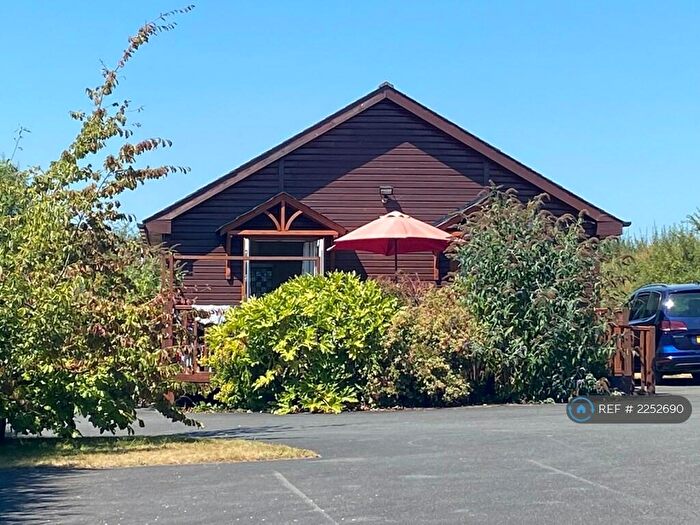 3 Bedroom Bungalow To Rent In Tudor Lodges, Looe, PL13