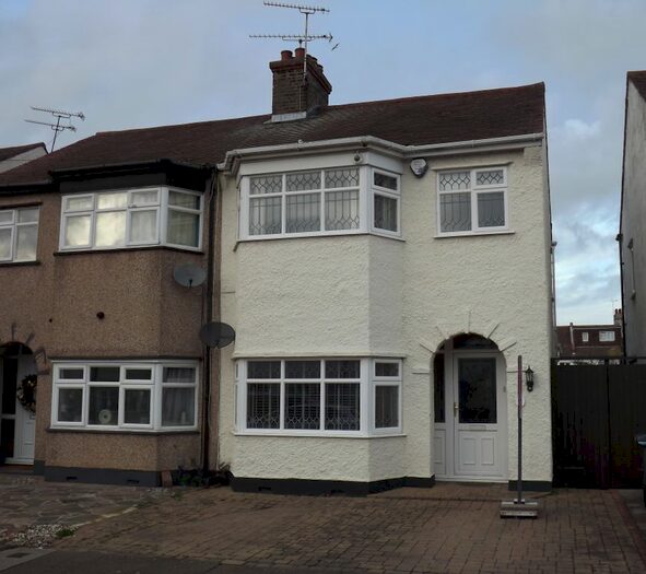 3 Bedroom Semi-Detached House To Rent In Wentworth Road, Southend, SS2