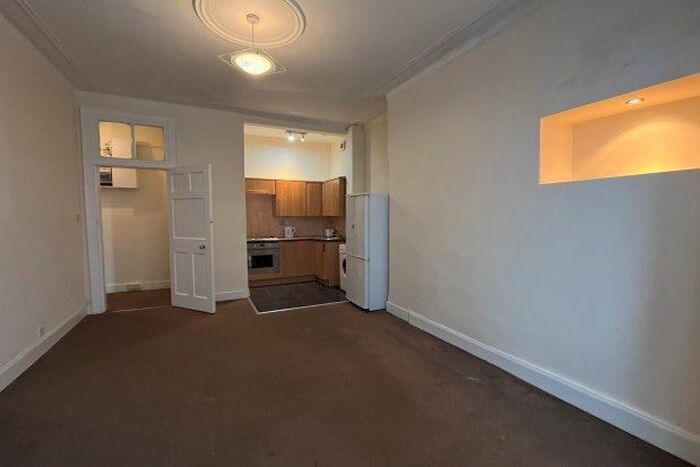 1 Bedroom Flat To Rent In Maxwellton Street, Paisley, PA1