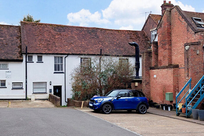 1 Bedroom Maisonette For Sale In High Street, Old Town, HP1