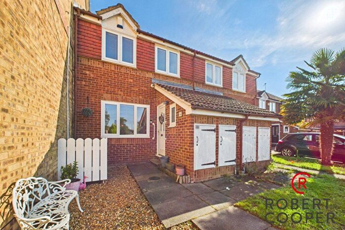 3 Bedroom Terraced House For Sale In Columbia Avenue, Eastcote, HA4