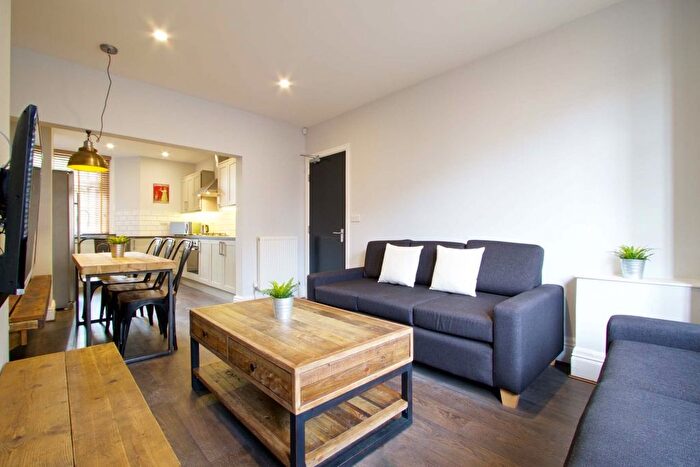 6 Bedroom Terraced House To Rent In Granville Road, Manchester, M14