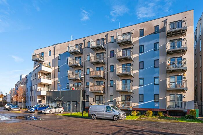 2 Bedroom Flat For Sale In Southall, UB2