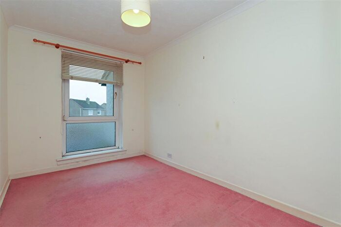 2 Bedroom Flat For Sale In Kirkinner Road, Mount Vernon, Glasgow, G32