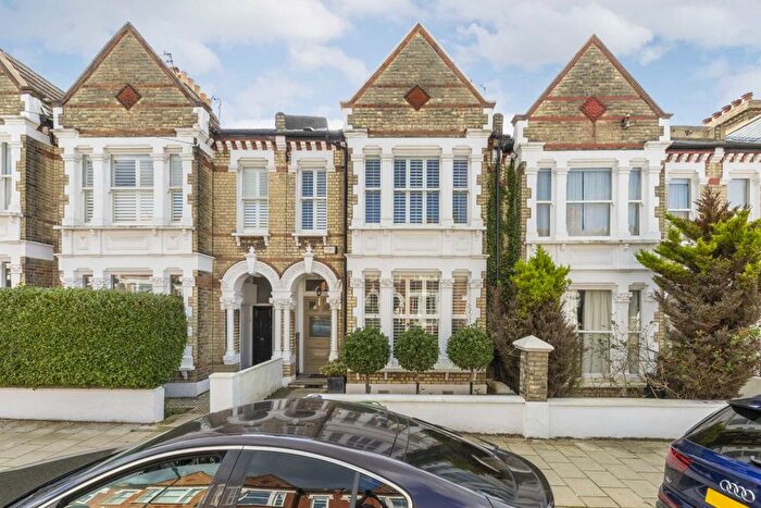 4 Bedroom Terraced House To Rent In Kingscourt Road, London, SW16