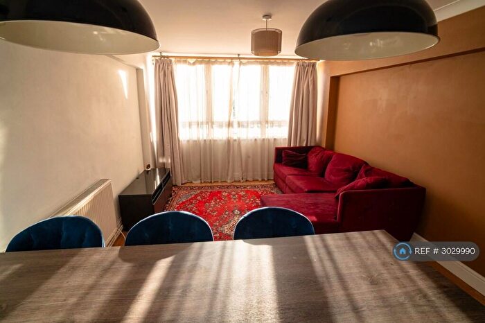 2 Bedroom Flat To Rent In St Johns Estate, London, N1