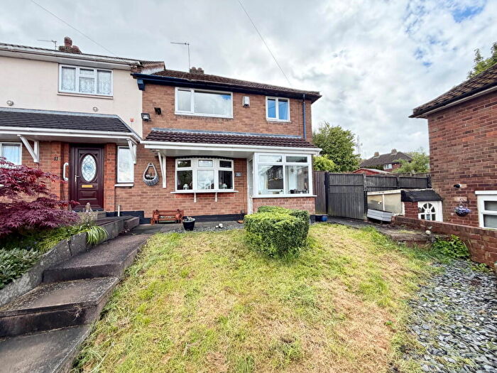 3 Bedroom End Of Terrace House For Sale In Quarry Rise, Tividale, Oldbury, B69