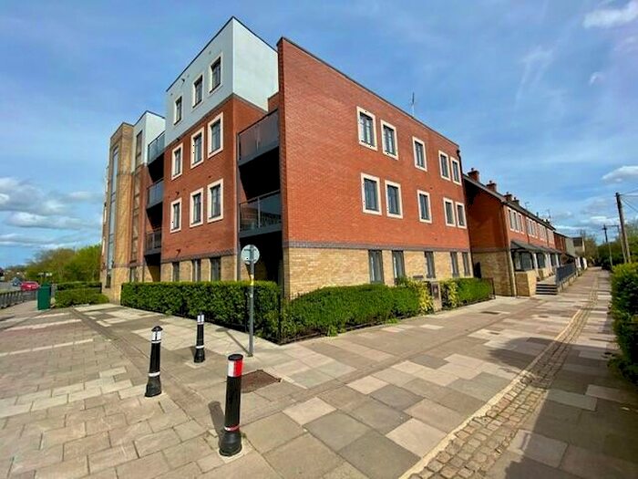 2 Bedroom Apartment To Rent In Exchange Street, Aylesbury, HP20