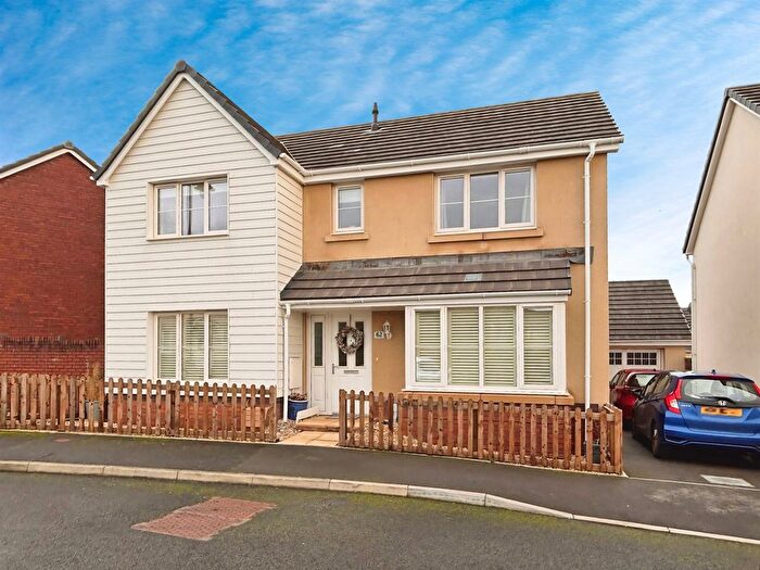 4 Bedroom Detached House For Sale In Clos Yr Eryr, Bridgend, CF35