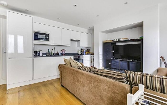 3 Bedroom Flat To Rent In Seymour Place, Marylebone, London, W1H
