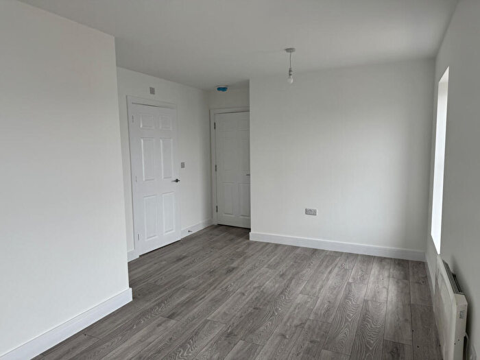 2 Bedroom Apartment To Rent In Garsington Road, Oxford, Oxfordshire, OX4