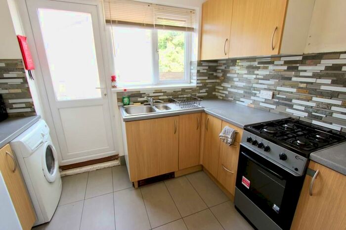1 Bedroom House Of Multiple Occupation To Rent In Goldings Crescent, Hatfield, AL10