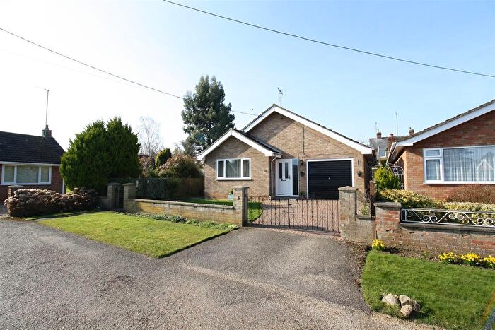 2 Bedroom Detached Bungalow For Sale In Lime Grove, Woburn Sands, Milton Keynes, MK17