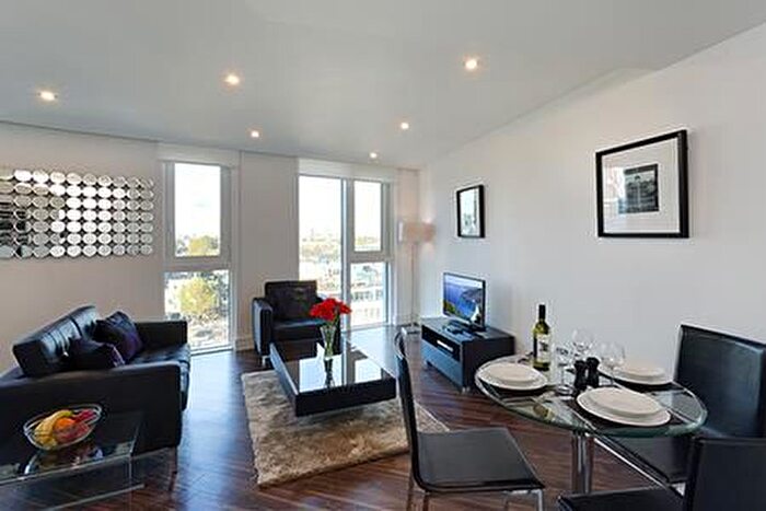 2 Bedroom Flat To Rent In Altitude Apartments, Alie Street, E1