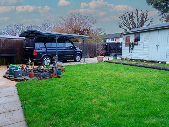 3 Bedroom Semi-Detached House For Sale In Pollards Oak Road, Hurst Green, Oxted, RH8