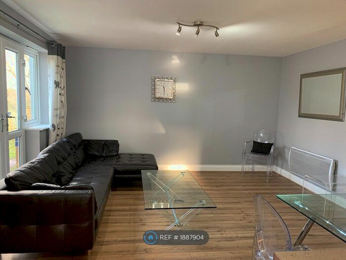 2 Bedroom Flat To Rent In Napier Road, Reading, RG1