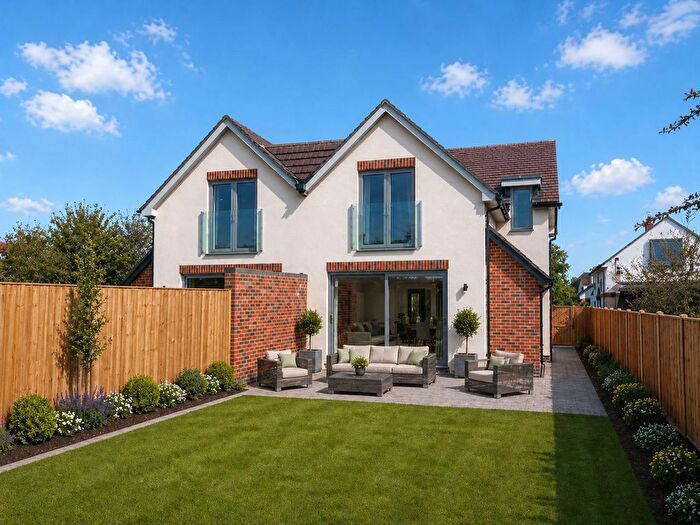 3 Bedroom Semi-Detached House For Sale In The Moors, Kidlington, OX5
