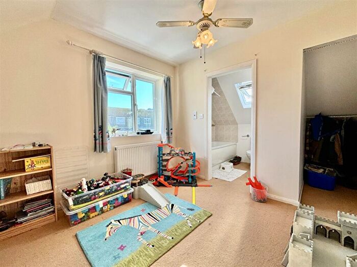 5 Bedroom Detached House For Sale In Sunview Avenue, Peacehaven, BN10
