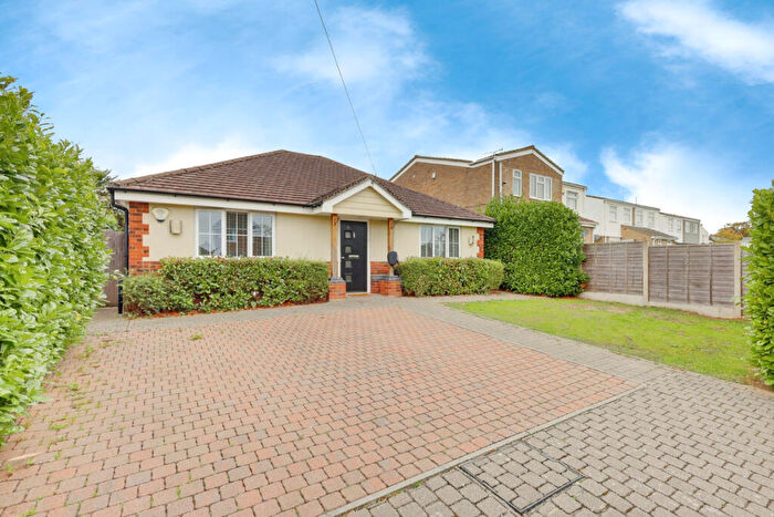 2 Bedroom Detached Bungalow For Sale In High Beeches, Benfleet, SS7