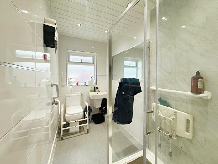 2 Bedroom Detached Bungalow For Sale In Seymour Drive, Rhuddlan, Denbighshire, LL18