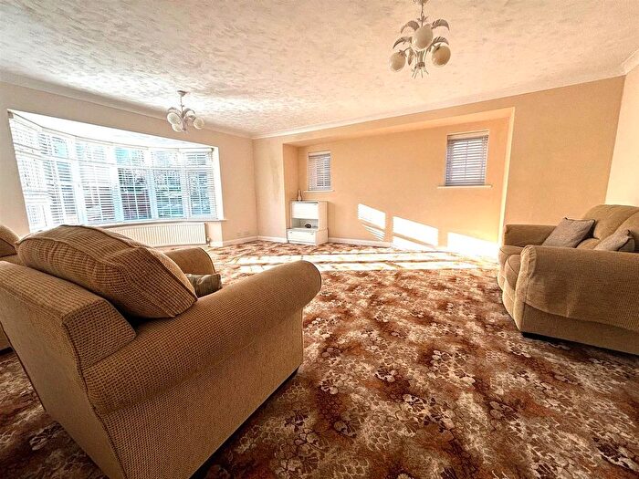 7 Bedroom Detached House For Sale In Stowmarket Road, Needham Market, Ipswich, IP6