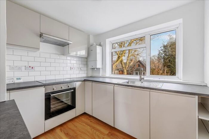 2 Bedroom Flat To Rent In Park Road, Chiswick, W4