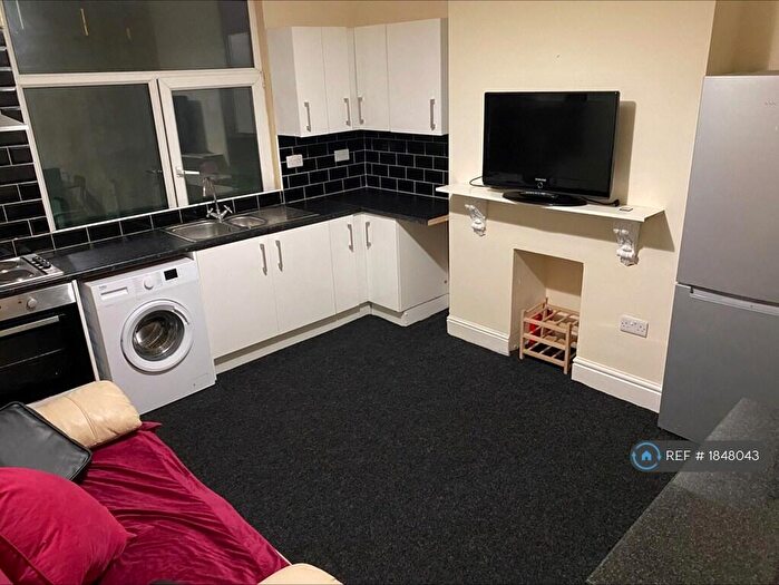 2 Bedroom Flat To Rent In Crookes Valley Road, Sheffield, S10