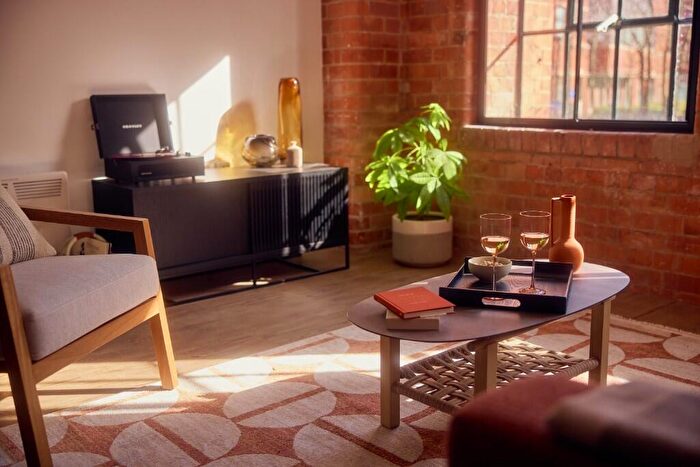 2 Bedroom Apartment To Rent In Canal Street, Nottingham, Nottinghamshire, NG1