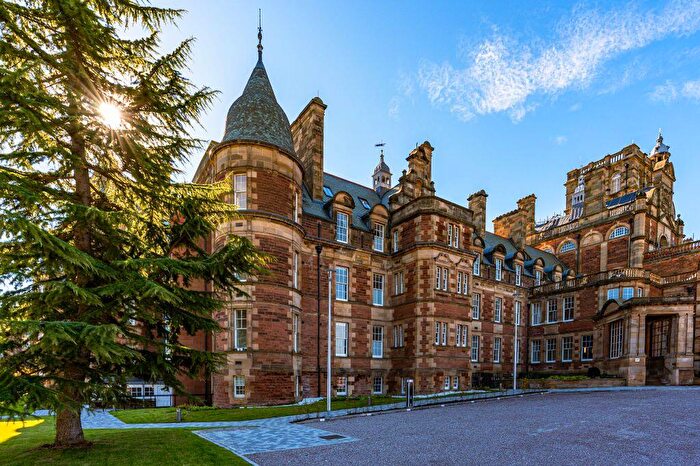 2 Bedroom Duplex For Sale In Apartment, Sassoon Grove, Edinburgh, EH10