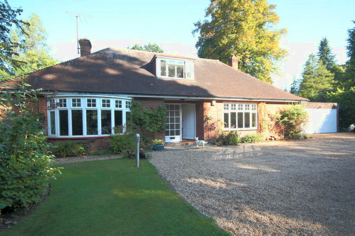 4 Bedroom Detached House To Rent In Firbank Lane, Woking, GU21