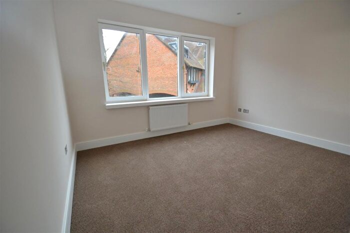 1 Bedroom Flat To Rent In Consort Way, Horley, RH6