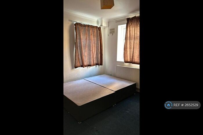 2 Bedroom Semi-Detached House To Rent In Turnpike Lane, Haringey, N8