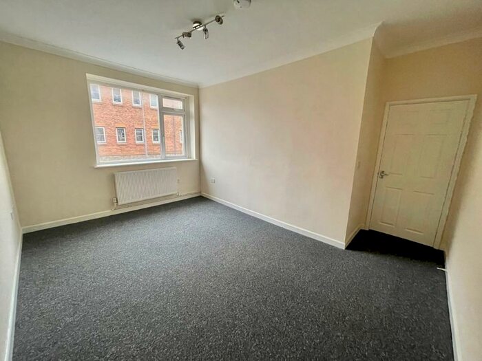 1 Bedroom Flat To Rent In Main Street, Barry, CF63