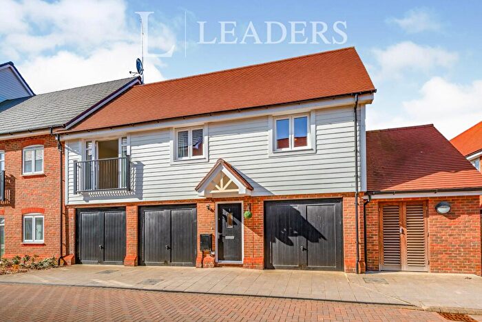 2 Bedroom Maisonette To Rent In Mole Crescent, Faygate, Horsham, RH12