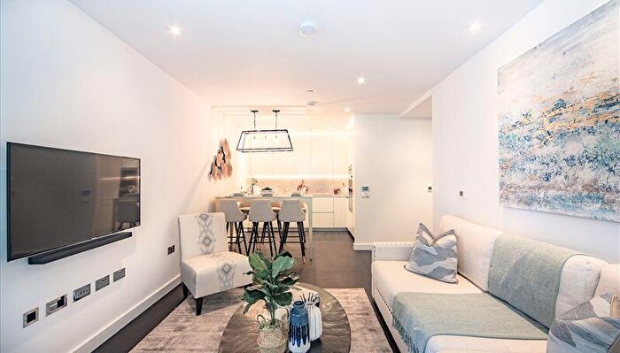 2 Bedroom Apartment To Rent In Thornes House, Charles Clowes Walk, London, SW11