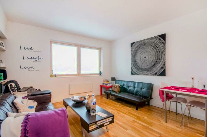 1 Bedroom Flat To Rent In St Pancras Way, King's Cross, London, NW1