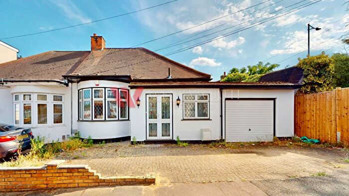 2 Bedroom Bungalow For Sale In Netley Road, Newbury Park, IG2